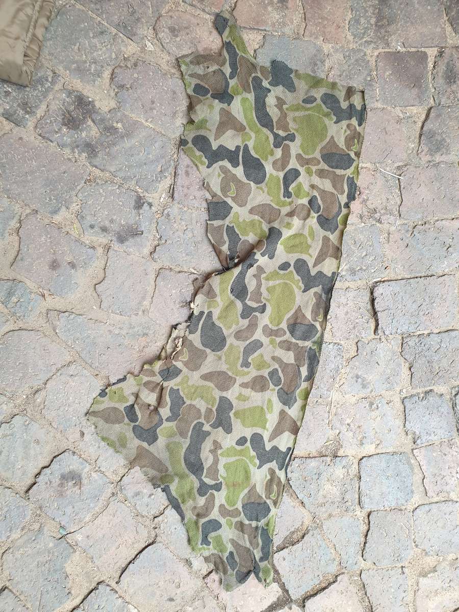 small piece SA SF Recce issued type "cabbage patch" camo mesh used for face veils & gloves etc.
