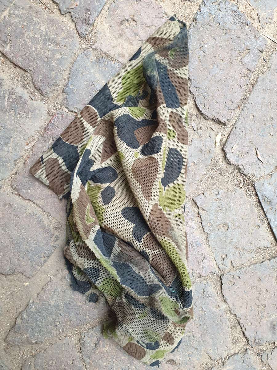 small piece SA SF Recce issued type "cabbage patch" camo mesh used for face veils & gloves etc.