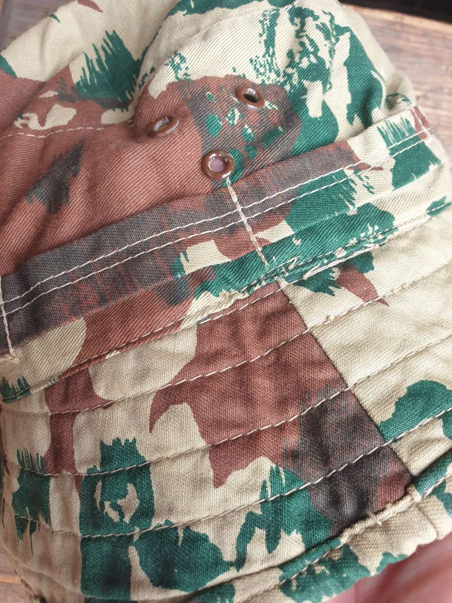 large size (fits 59/ 60cm) 1970s era SWA/Angola bushwar period SAP 1st patt camo bush-hat good clean