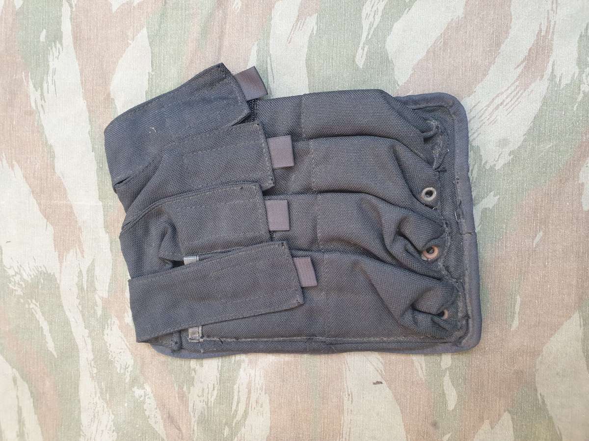 original SWA/Angola bushwar period SADF SA SF issue black urban loose 4 x SMG mags pouch clean