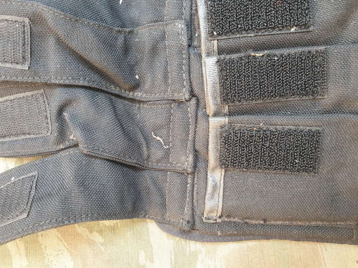 original SWA/Angola bushwar period SADF SA SF issue black urban loose 4 x SMG mags pouch clean