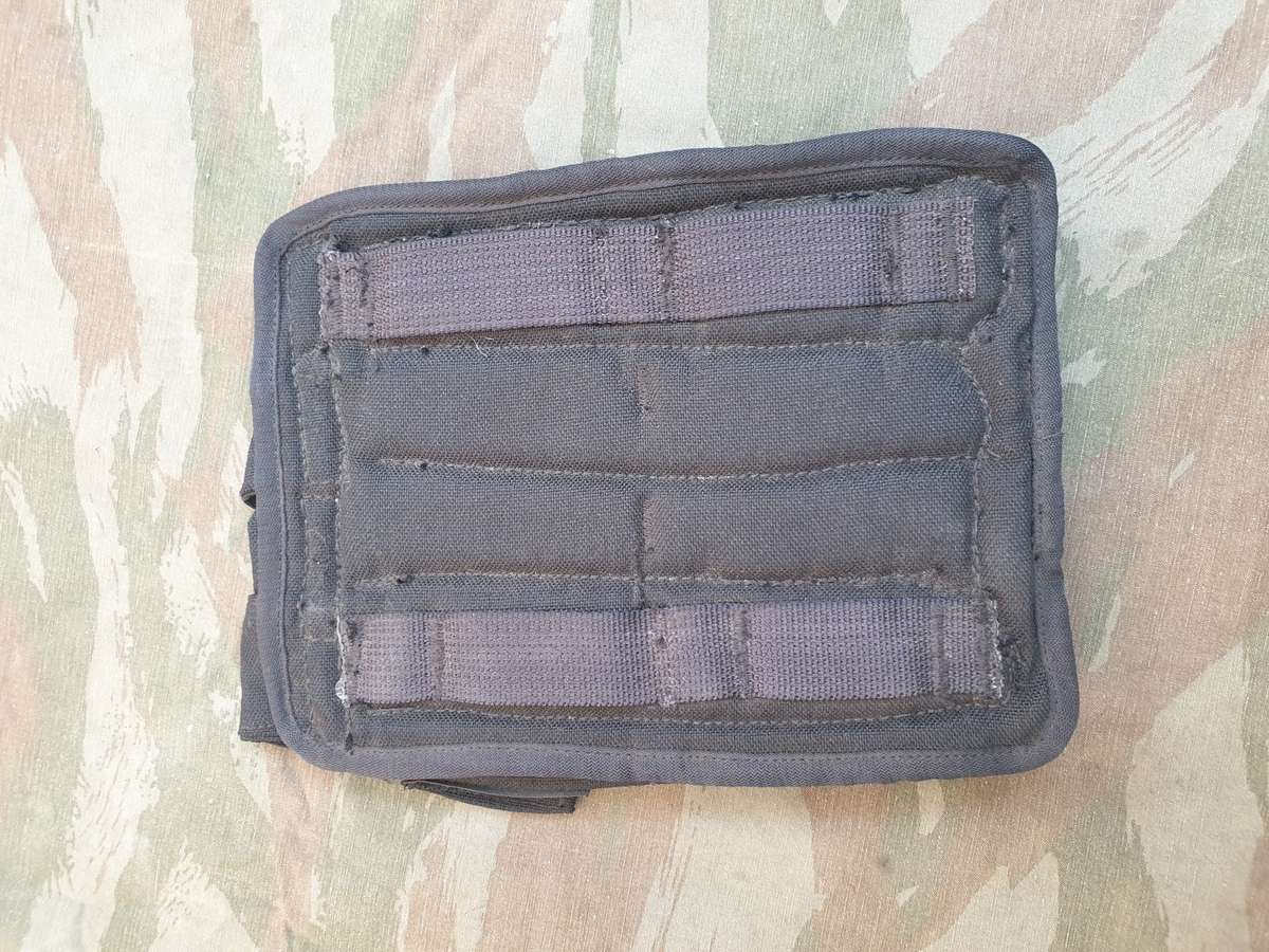 original SWA/Angola bushwar period SADF SA SF issue black urban loose 4 x SMG mags pouch clean