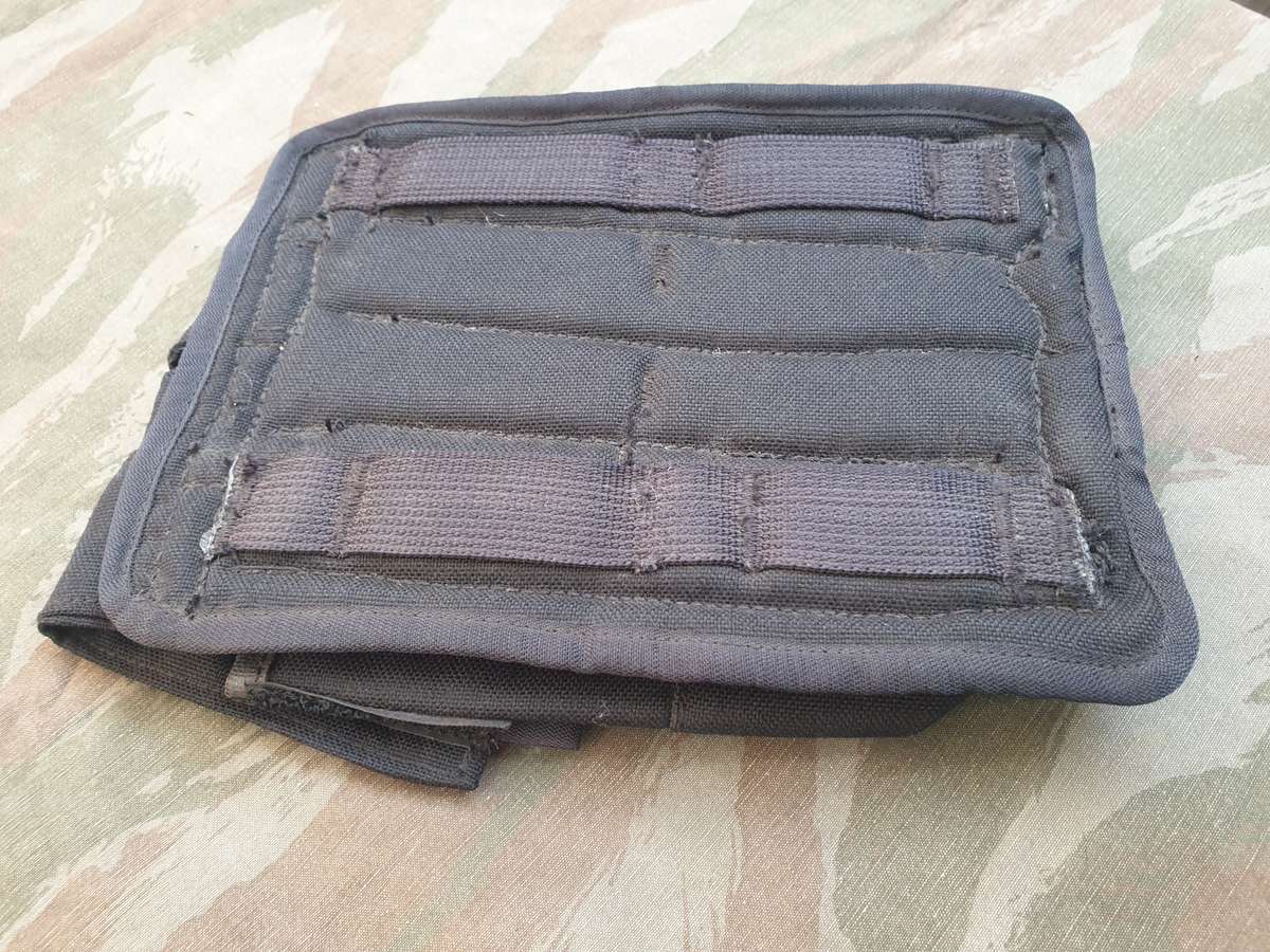 original SWA/Angola bushwar period SADF SA SF issue black urban loose 4 x SMG mags pouch clean