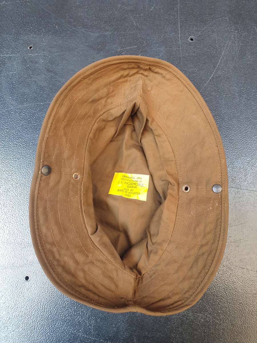 100% mint unused original SADF era SWA/Angola bushwar period nutria "browns" bush-hat aka boshoed sz