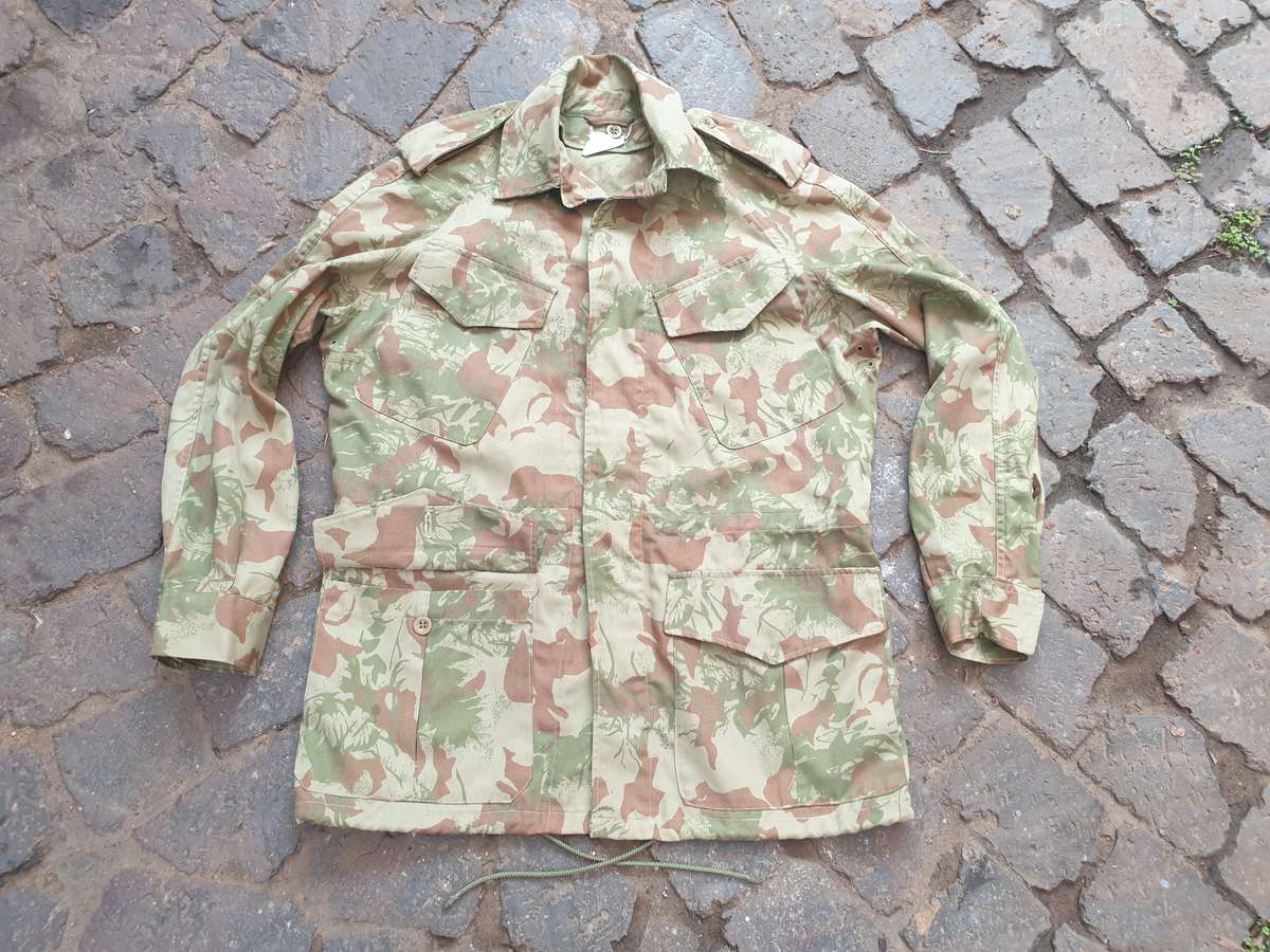 original bushwar period dated 71 (obsolete) SAP era 2nd patt camo bush-jacket used small size (med)