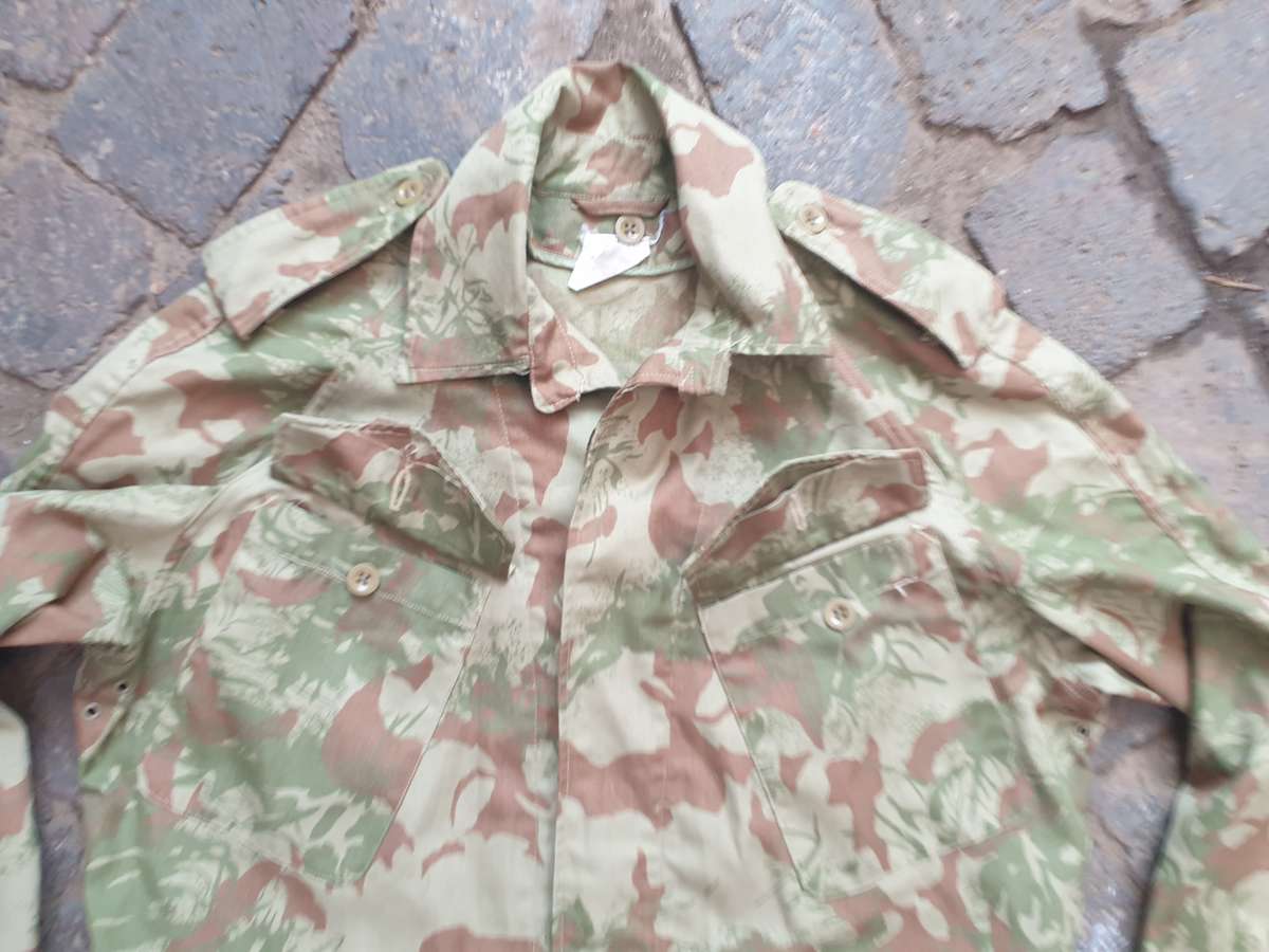 original bushwar period dated 71 (obsolete) SAP era 2nd patt camo bush-jacket used small size (med)