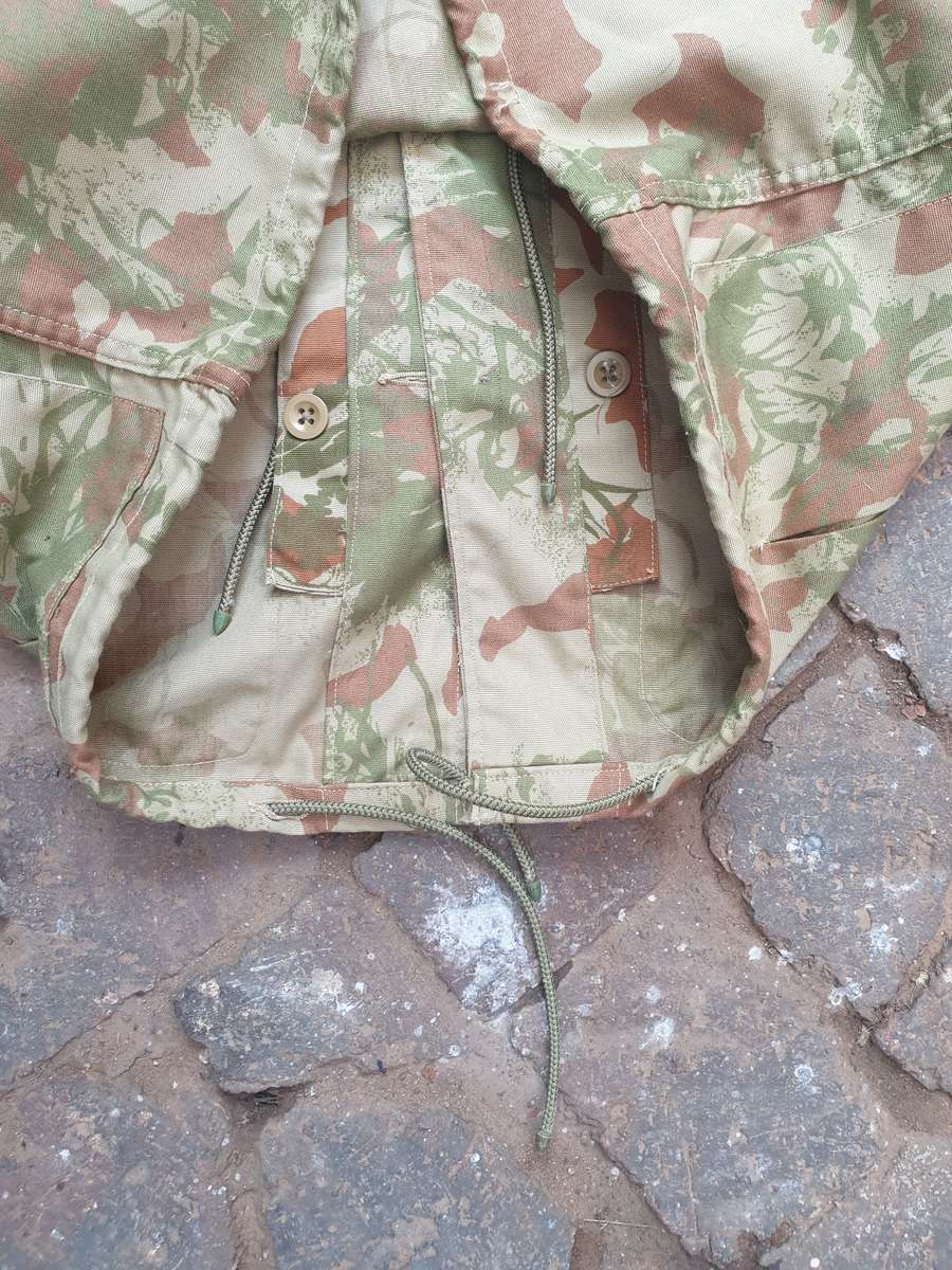 original bushwar period dated 71 (obsolete) SAP era 2nd patt camo bush-jacket used small size (med)