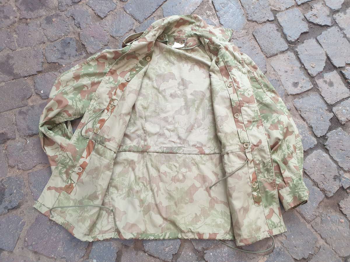 original bushwar period dated 71 (obsolete) SAP era 2nd patt camo bush-jacket used small size (med)