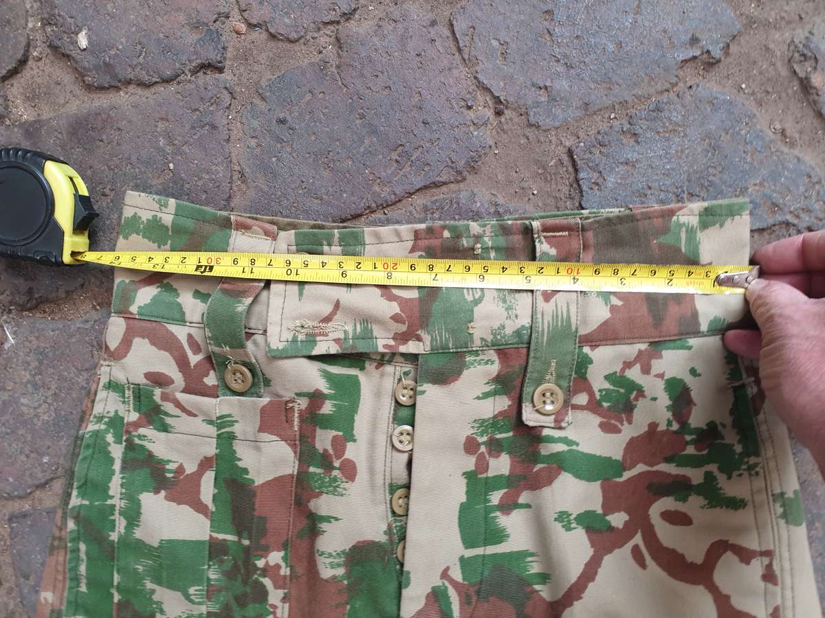 original bushwar period dated 71 (obsolete) SAP era 1st patt camo pr trousers  small size used clean