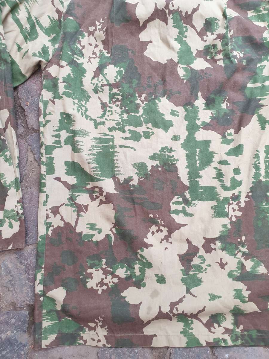 original bushwar period dated 71 (obsolete) SAP era 1st patt camo l/s shirt  small size used clean