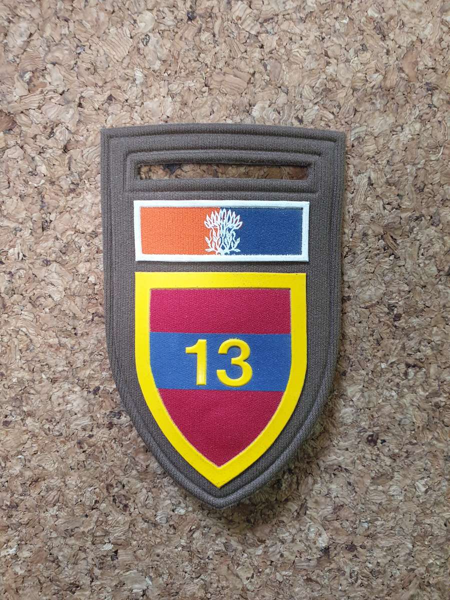 Scarce SADF era 100% original 13 Engineer squadron nutria tupper unit flash for "browns" field-dress
