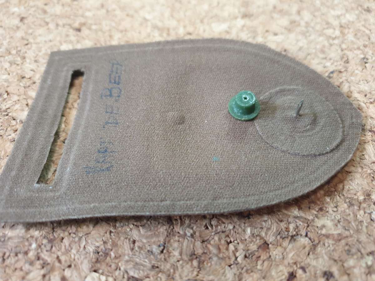 Scarce SADF era 100% original 13 Engineer squadron nutria tupper unit flash for "browns" field-dress