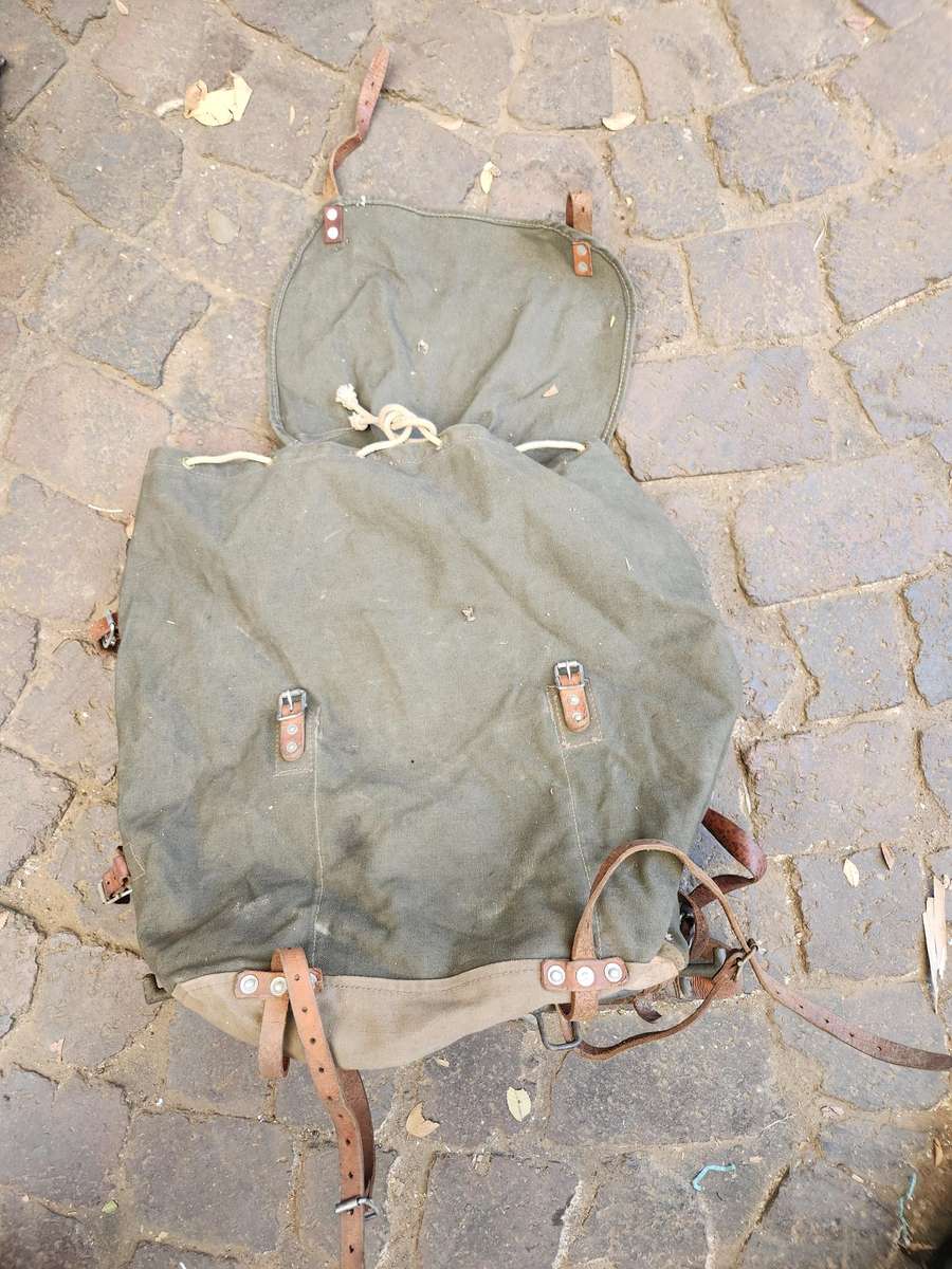 neat used condition vintage 100% original no damage canvas & leather European style "mountain pack"