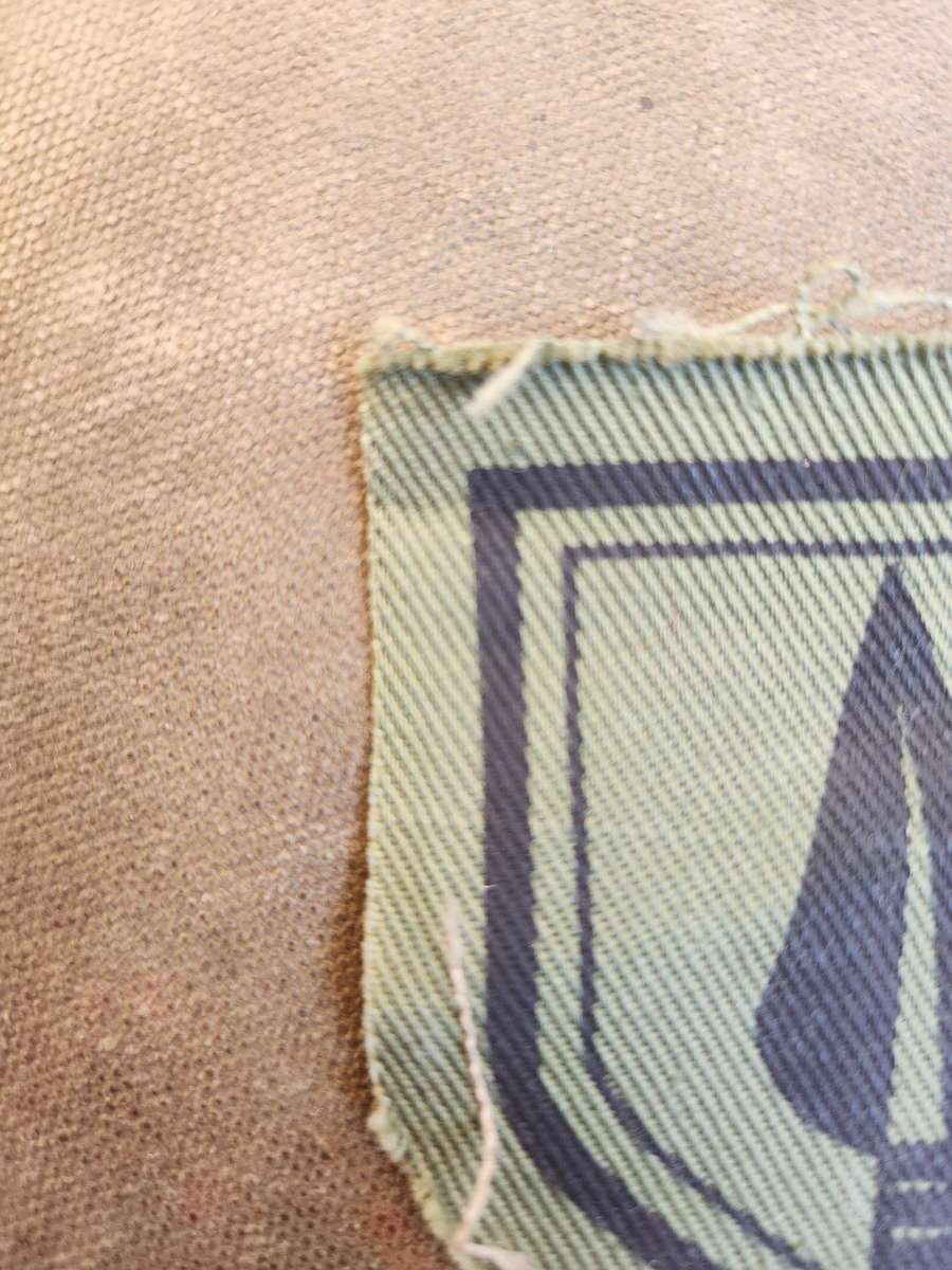 new & unused 100% original period Rhodesia Pfumo Re Vanhu auxillary cloth badge in clean condition