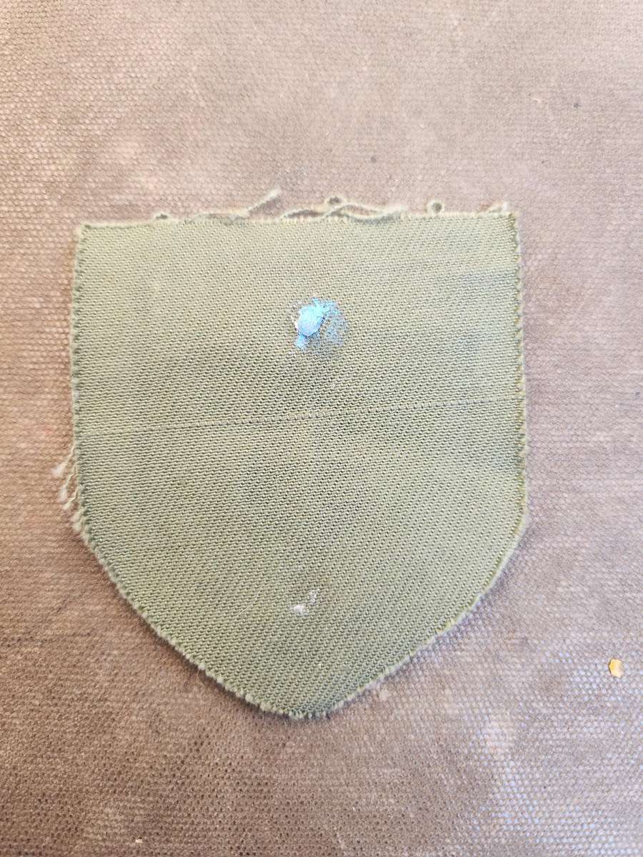 new & unused 100% original period Rhodesia Pfumo Re Vanhu auxillary cloth badge in clean condition