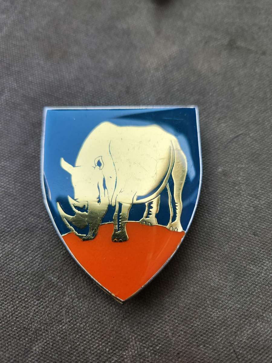very scarce SADF era SA Army 3 Armoured Pers Carrier Sqn tunic flash (left) with all 3 rear pins