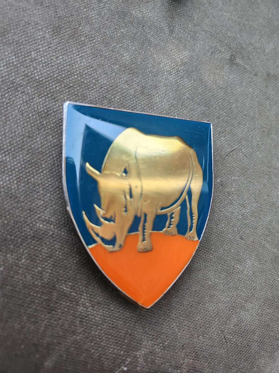 very scarce SADF era SA Army 3 Armoured Pers Carrier Sqn tunic flash (left) with all 3 rear pins