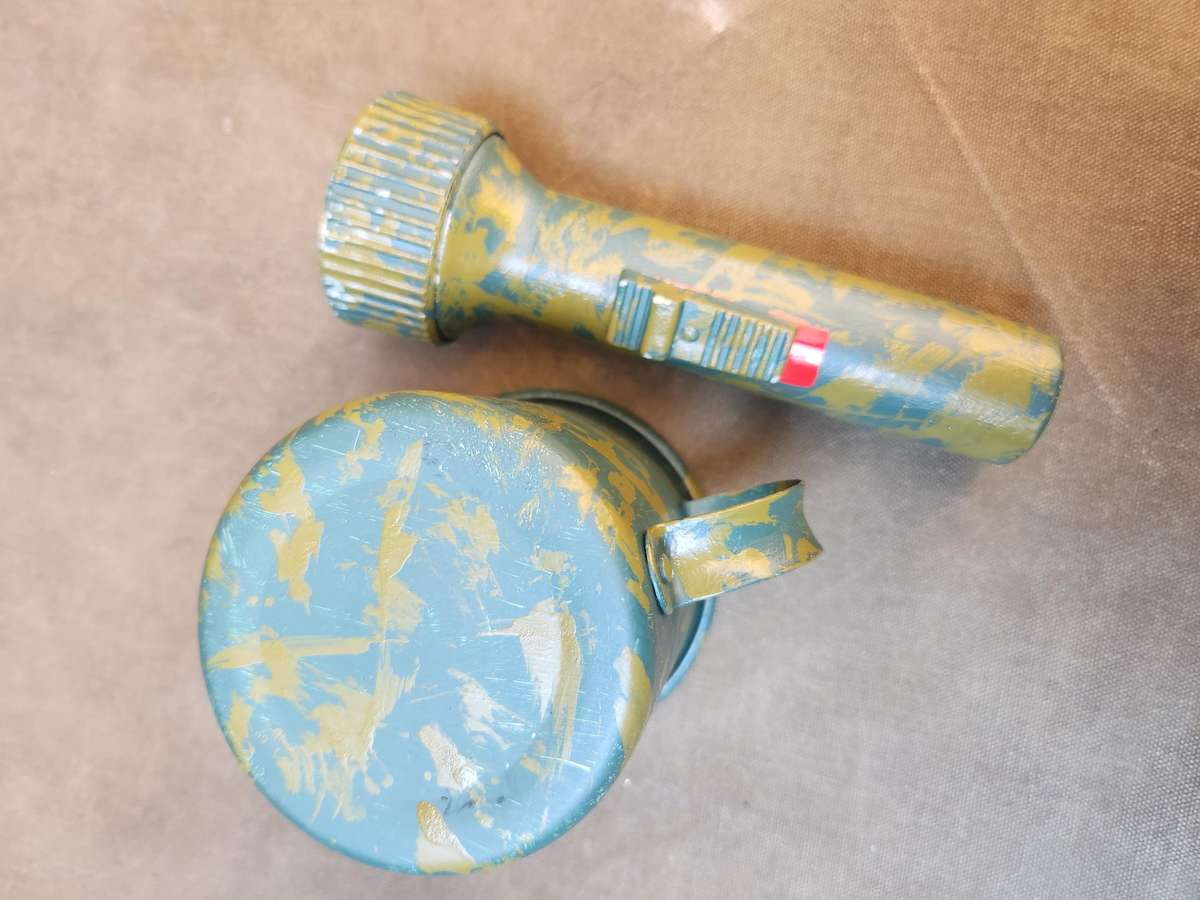 2 piece job-lot of Rhod Bushwar era used 70s pvt purchase allu mug & flash-light torch both hand cam