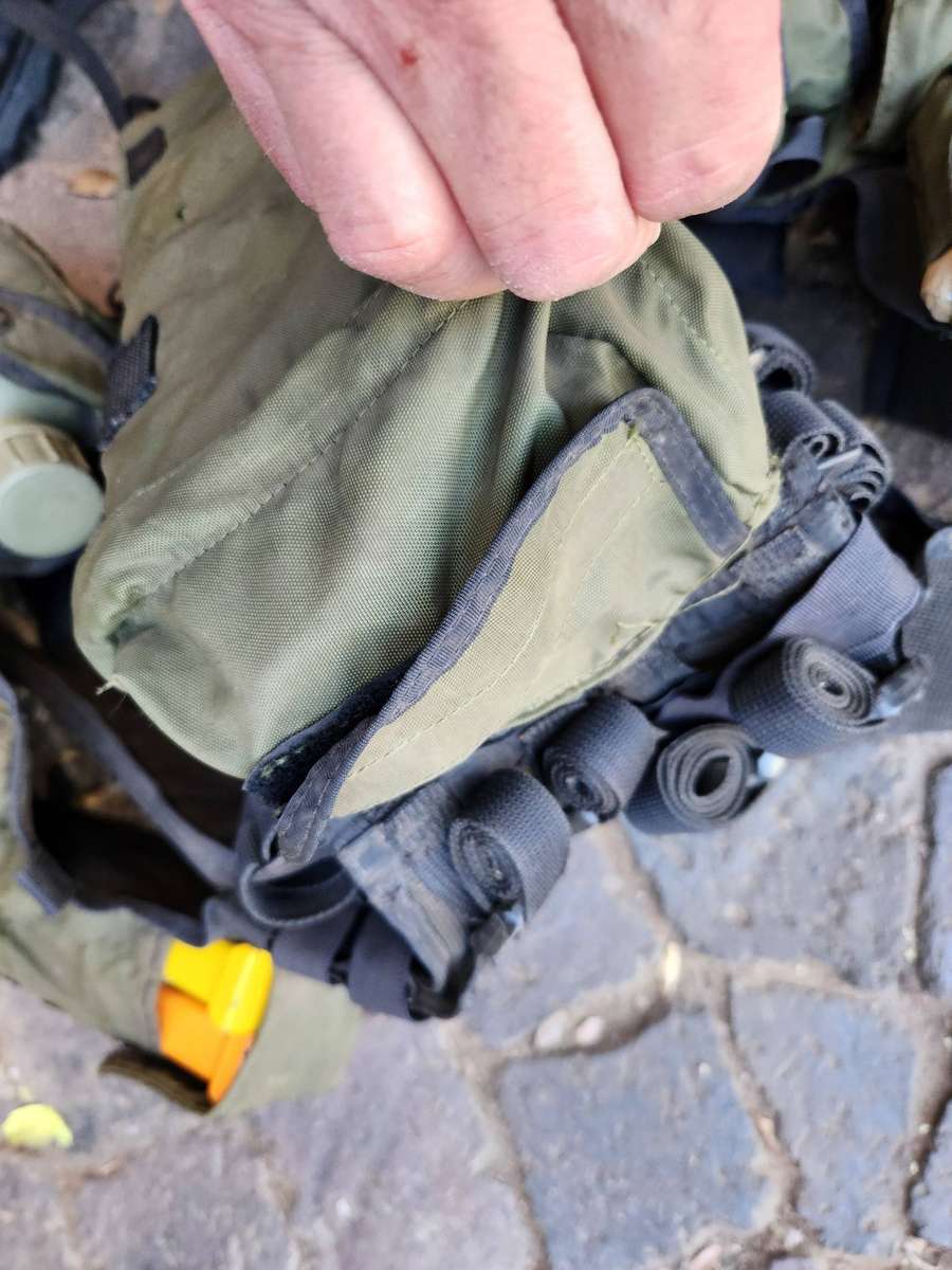 scarce 100% original SAP STF olive green patt 83 Textcraft battle-jacket in good used complete cond.