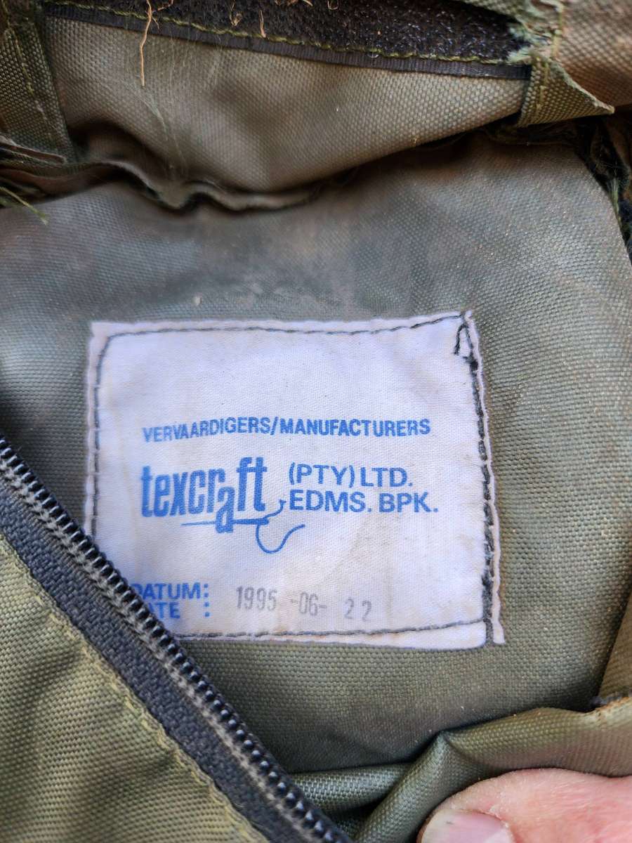 scarce 100% original SAP STF olive green patt 83 Textcraft battle-jacket in good used complete cond.