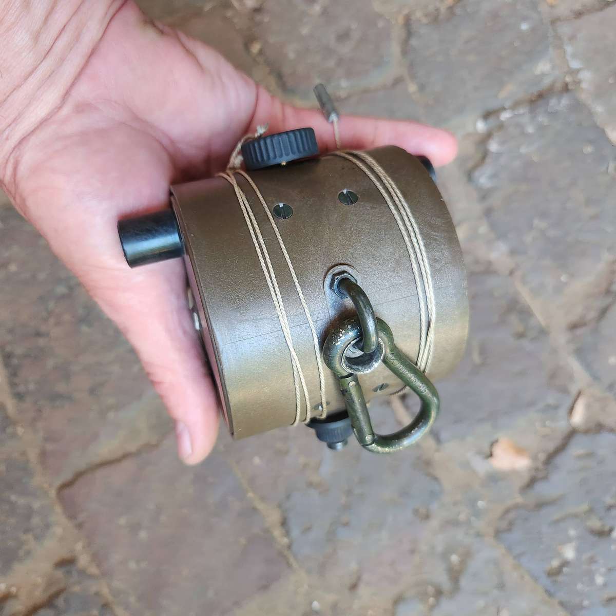 original bushwar era SA SF Recce used retractable HF di-pole antennae spool in very good condition