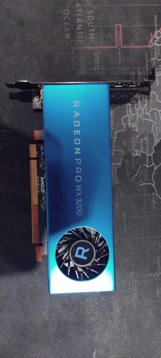 AMD Radeon Pro WX 3200
