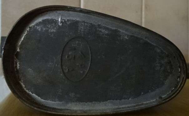 ANTIQUE KAYES OF LEEDS UK OILER (HEIGHT 8 CM)