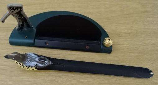 BUSINESS CARD METAL HOLDER WITH A GOLF THEME AND DUCK LETTER OPENER