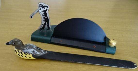 BUSINESS CARD METAL HOLDER WITH A GOLF THEME AND DUCK LETTER OPENER