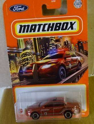MATCHBOX FORD POLICE INTERCEPTOR 81/100 (NEW ON LONG CARD)