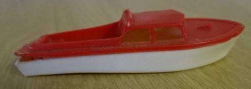THREE HARD PLASTIC EXTREMELY SCARCE WANNATOYS BOTES USA  (2.5CM)