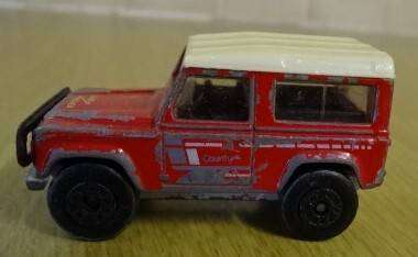 MATCHBOX LAND ROVER NINETY 1987 ( MADE IN THAILAND)