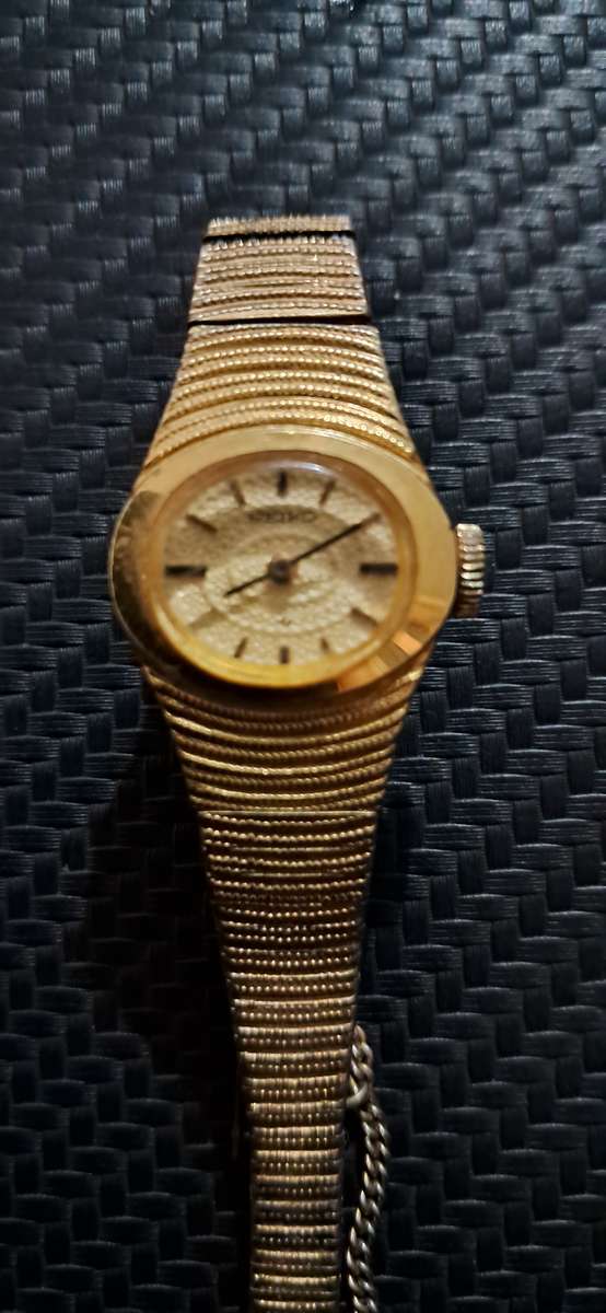 Mechanical ladies watches x6 not working