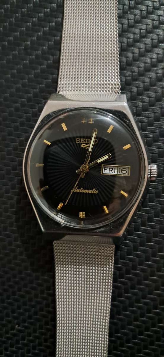 Vintage Seiko 5 Automatic day date watch