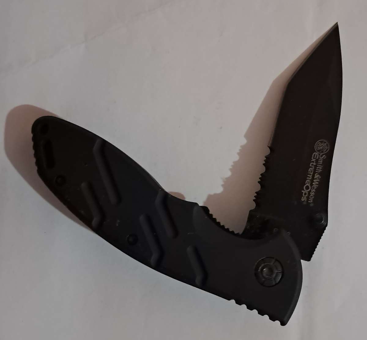 Smith & Wesson Extreme Ops pocket knife