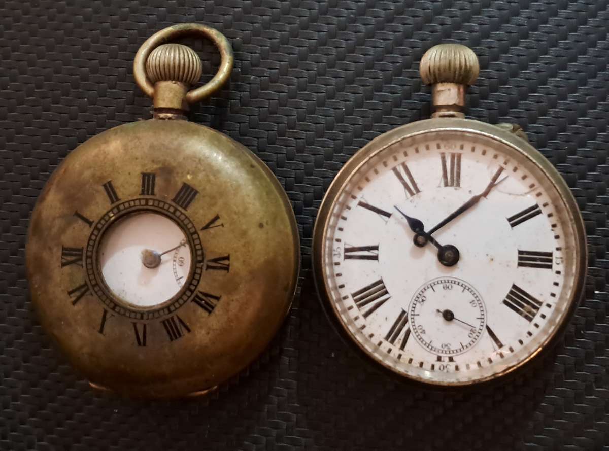 2x Vintage Pocket watches for repair or spares