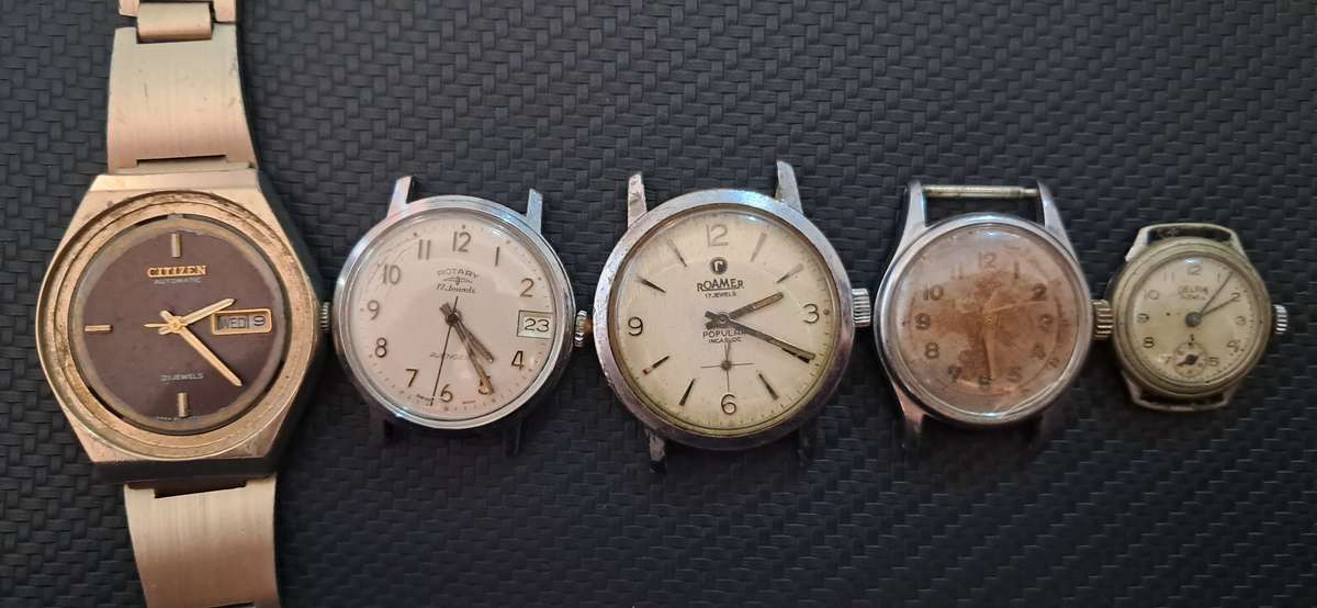 Lot of 5 watches for restoration or spares.