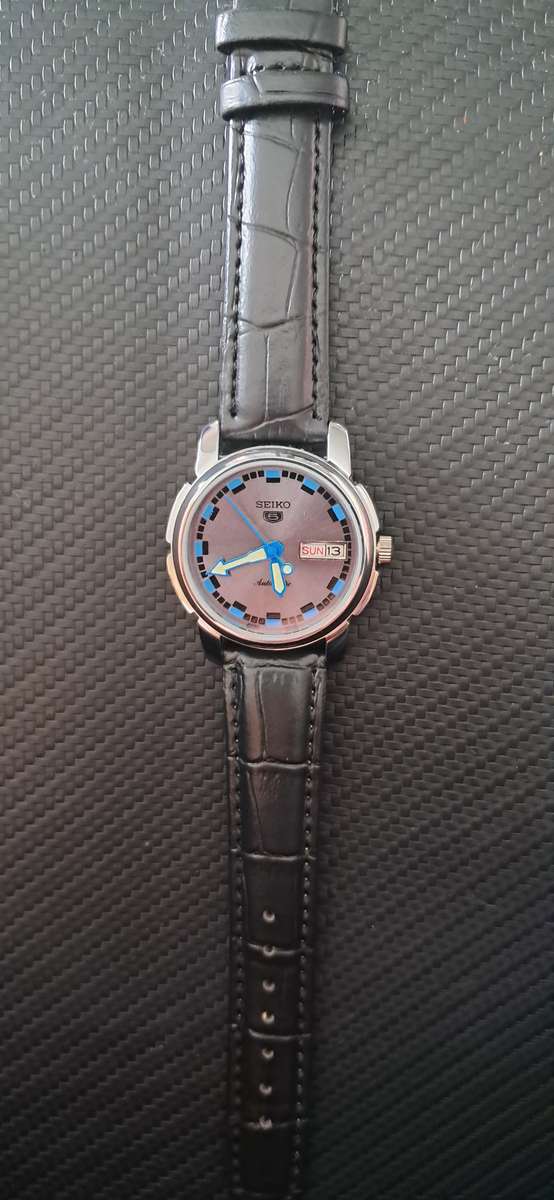 Vintage Seiko 5 Automatic Calendar Watch
