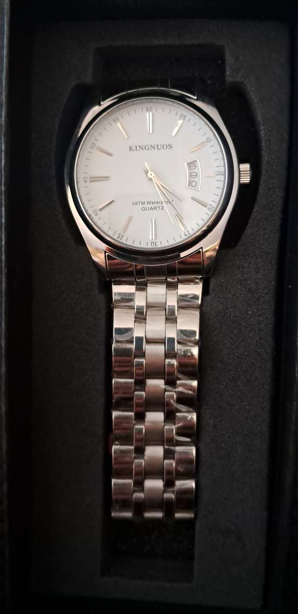 Kingnuos Stainless Steel Date Watch