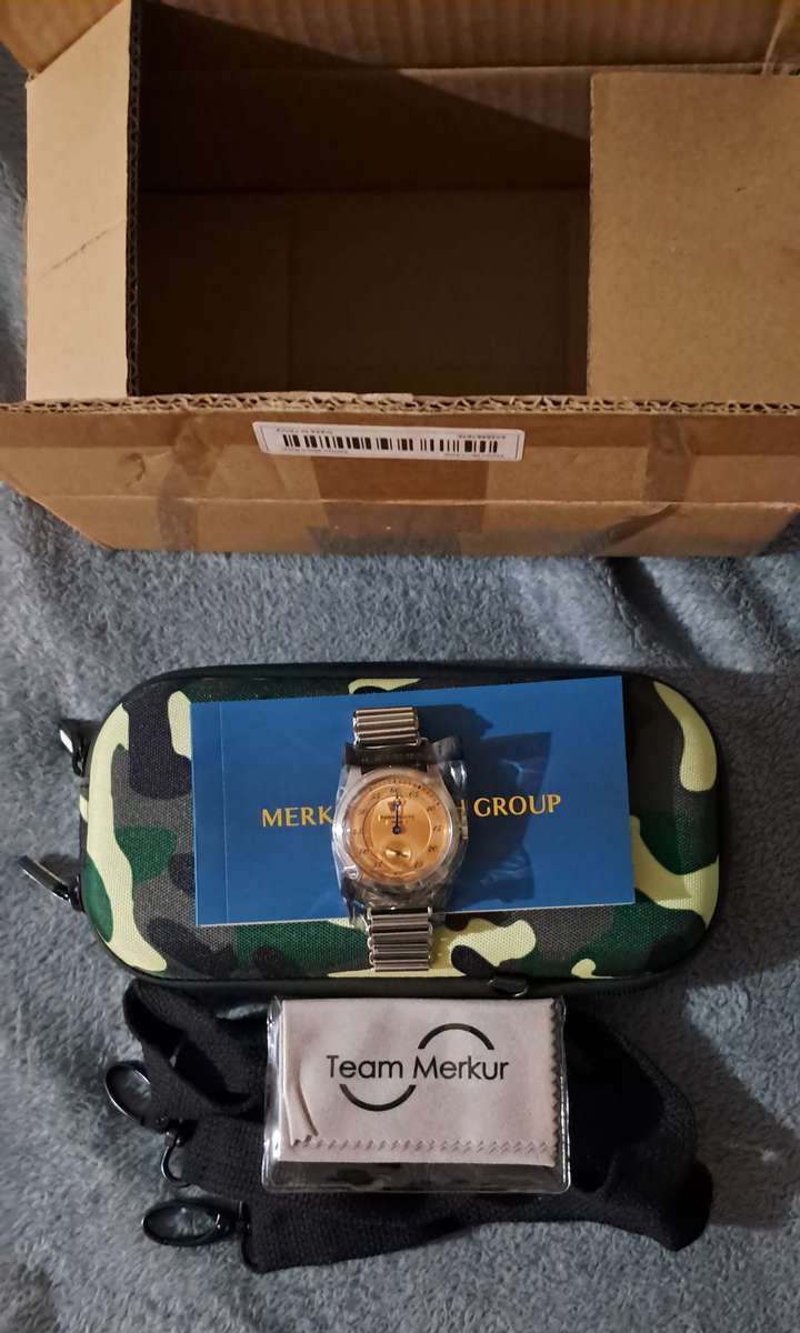 Pierre Paulin jump hour mechanical watch