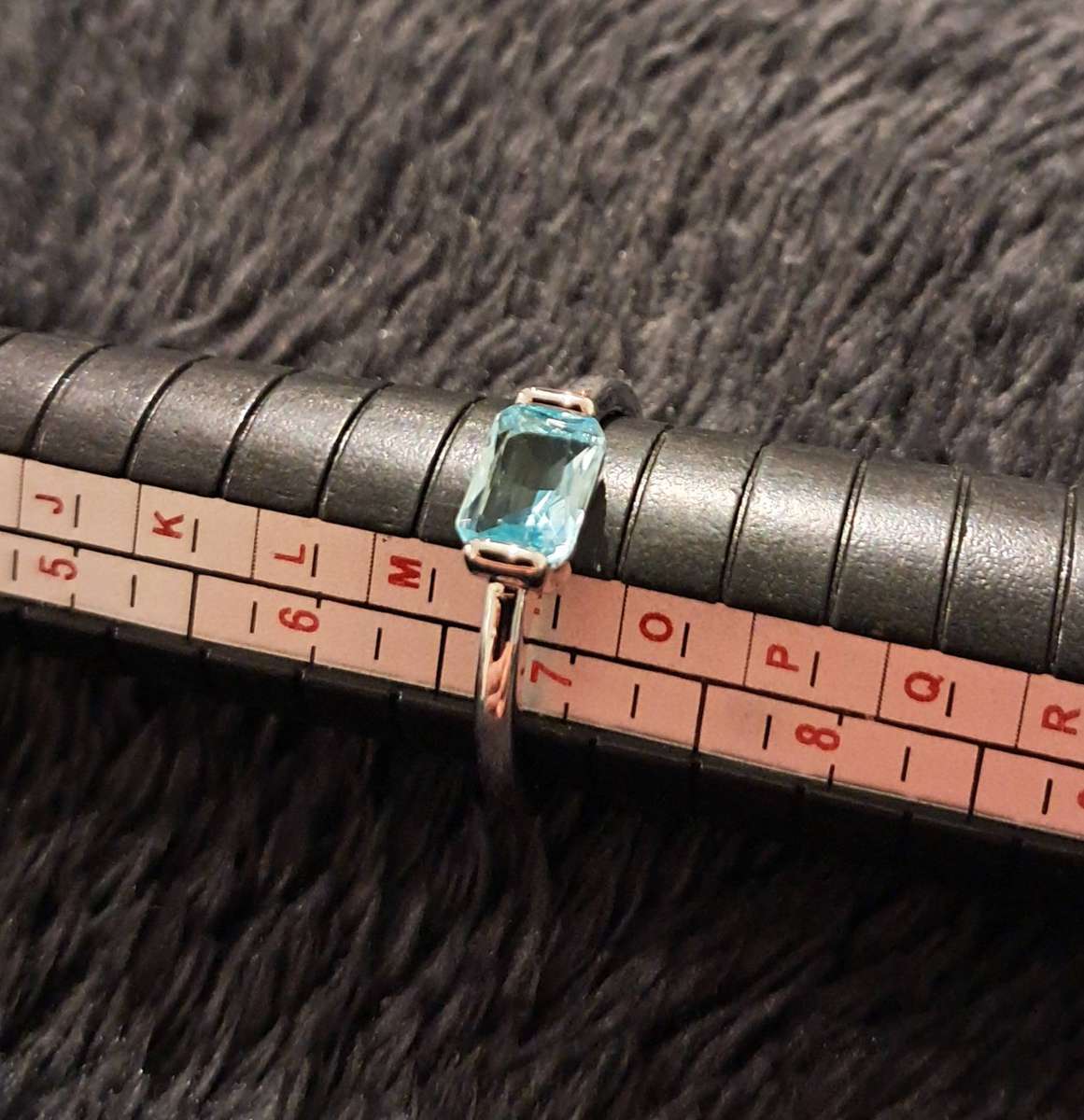 Size 7 Ring Synthetic Zirconia