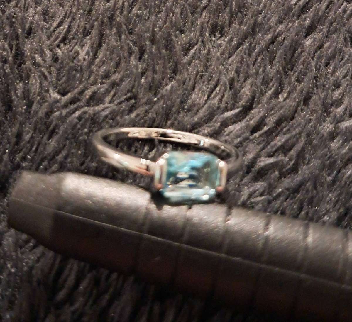 Size 7 Ring Synthetic Zirconia