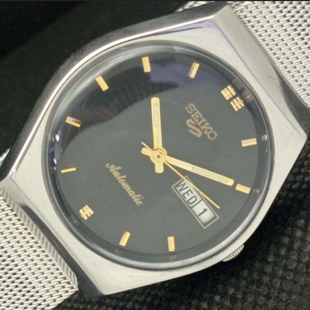 Vintage Seiko 5 Automatic day date watch
