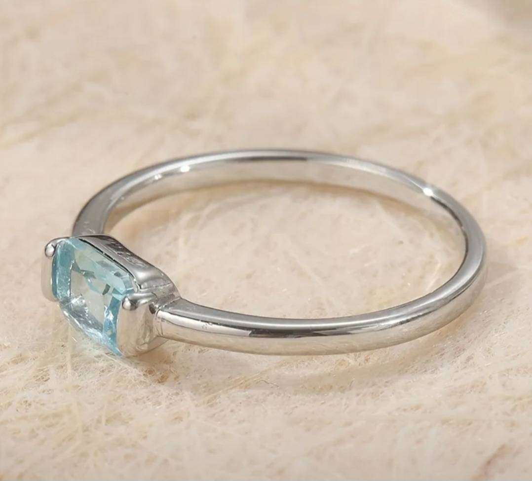 Size 7 Ring Synthetic Zirconia