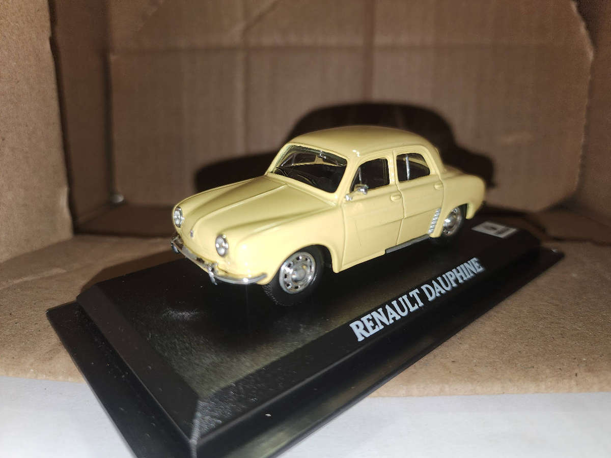 Renault Dauphine  (1:43)