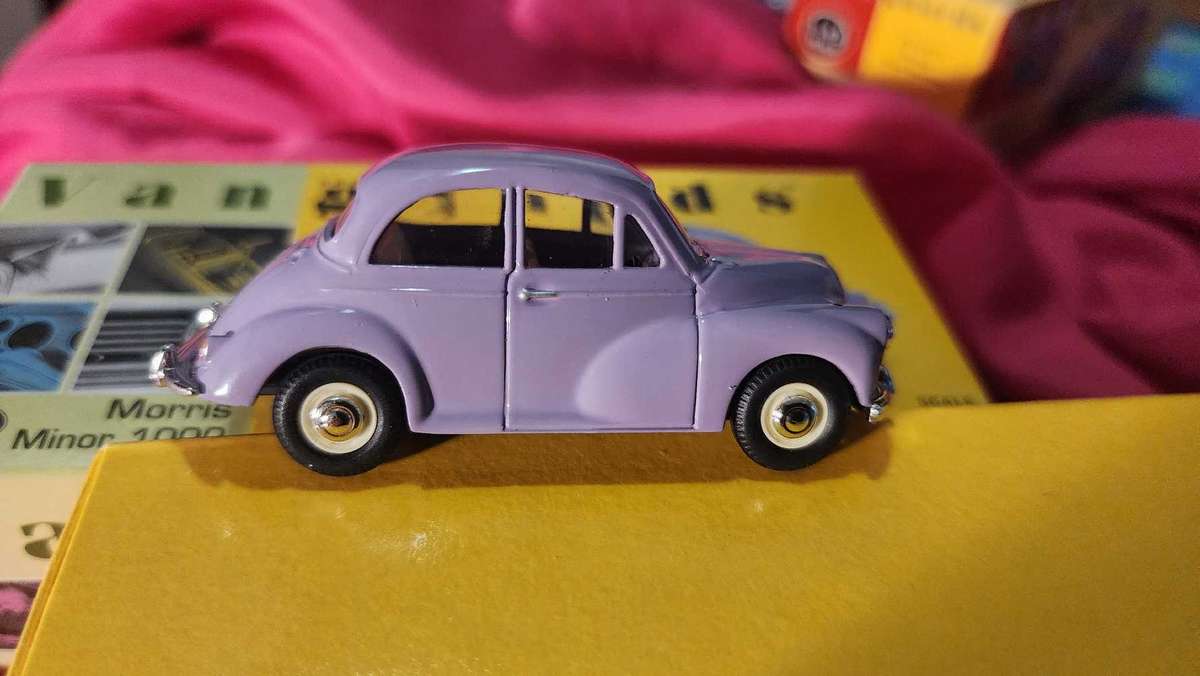 Morris Minor 100  By Vanguards