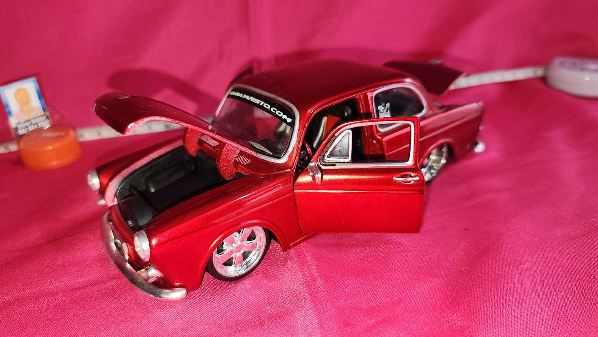 VW Notchback "Pimped" by Maisto