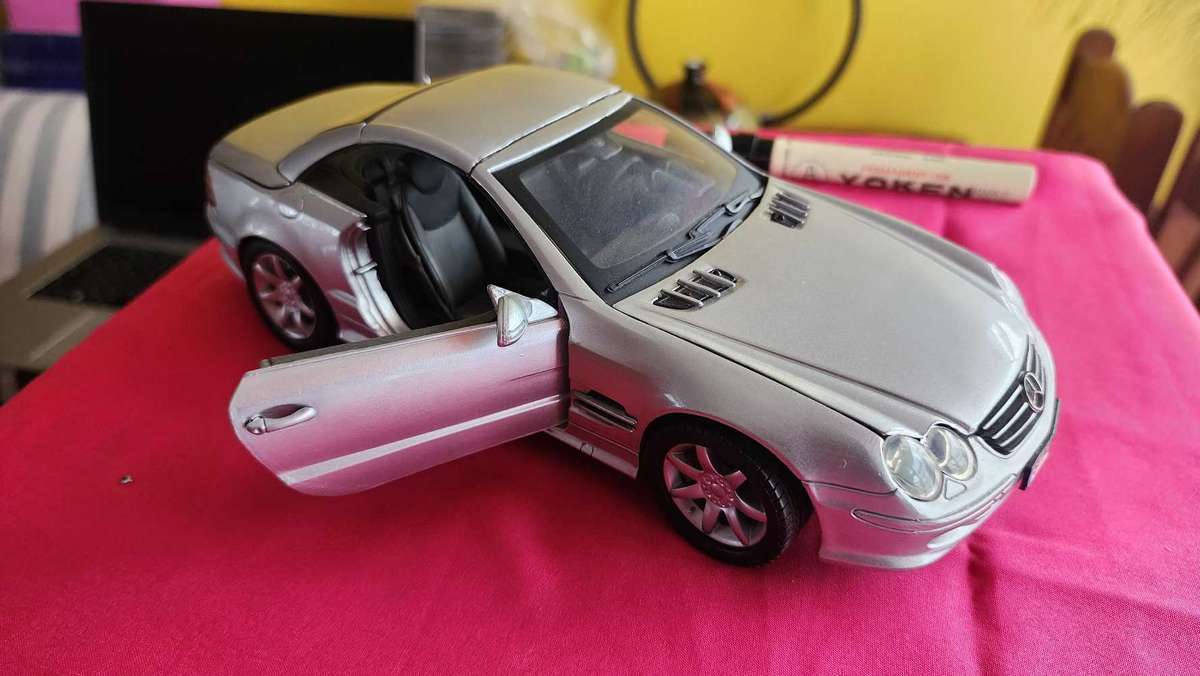 Mercedes Benz Style 1:18 Motormax