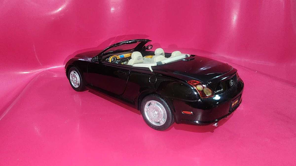 Lexus SC 430 (1:18) Motormax