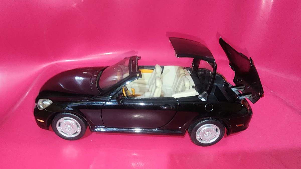 Lexus SC 430 (1:18) Motormax